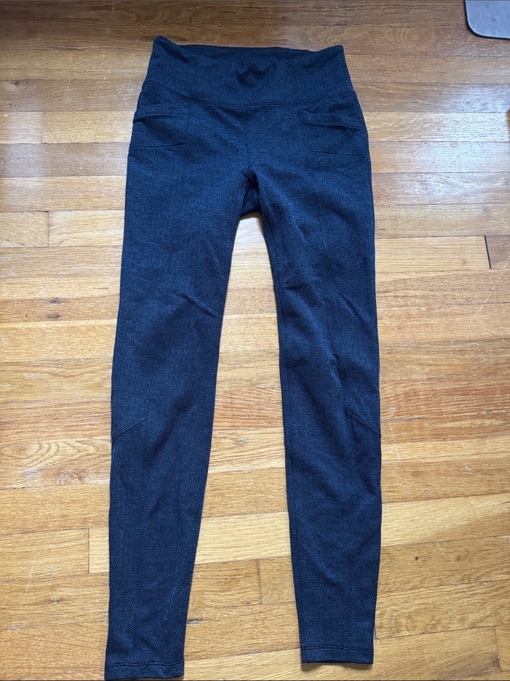 Navy and black herringbone athleta leggings